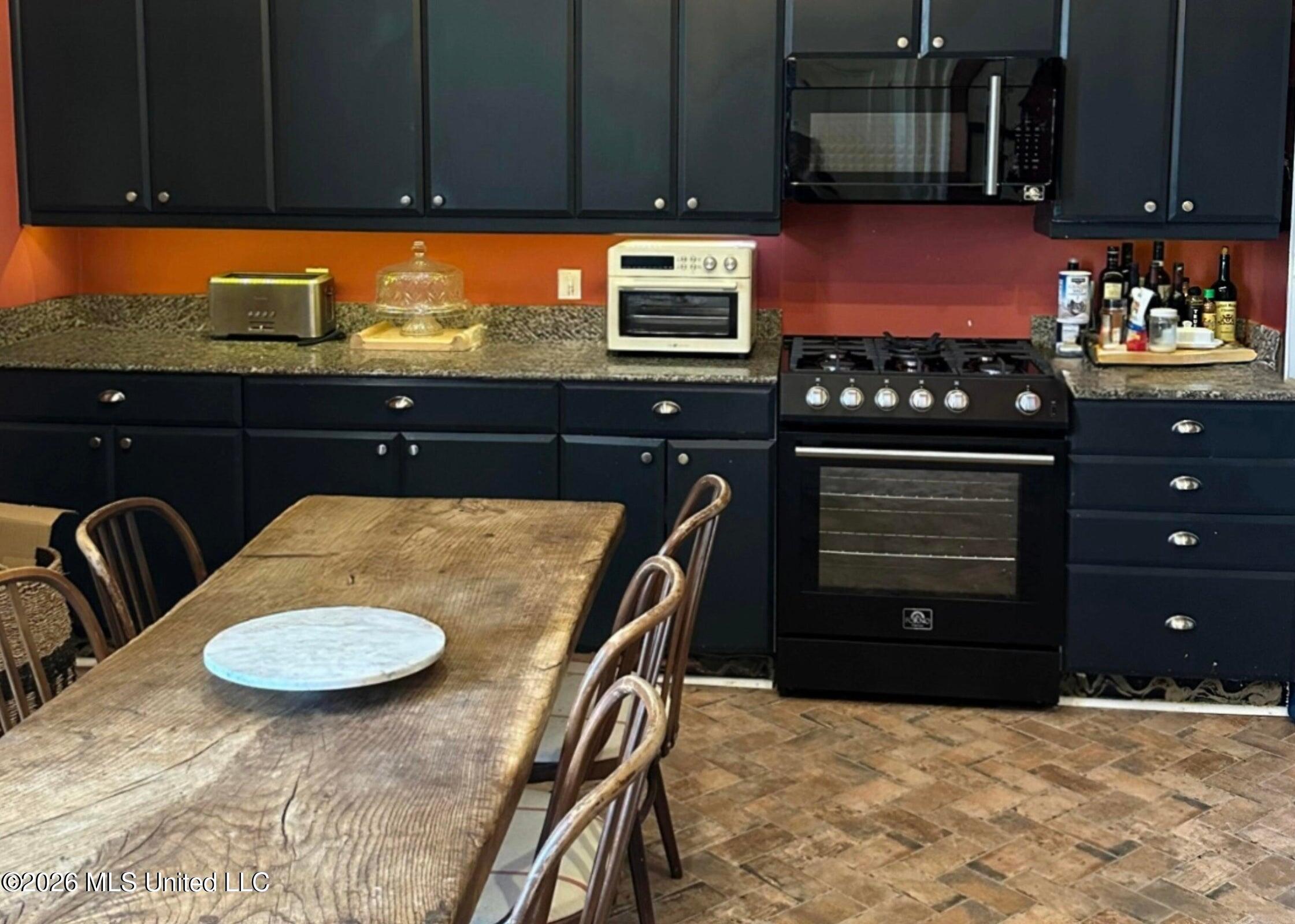9227 River Road Property Photo 38