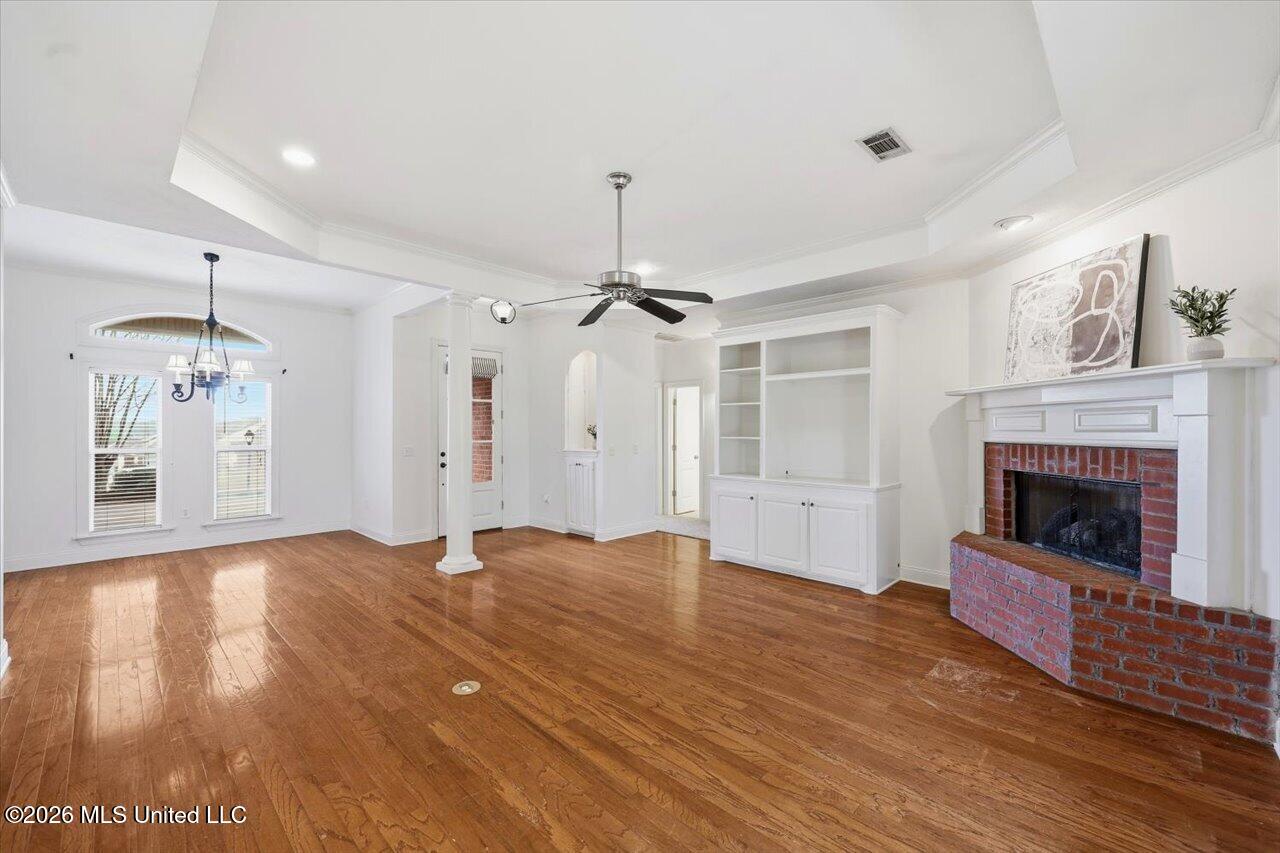 105 Oak Meadow Drive Property Photo 4