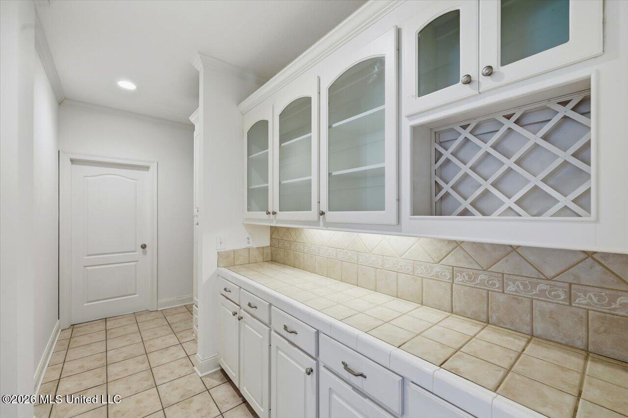 105 Oak Meadow Drive Property Photo 14