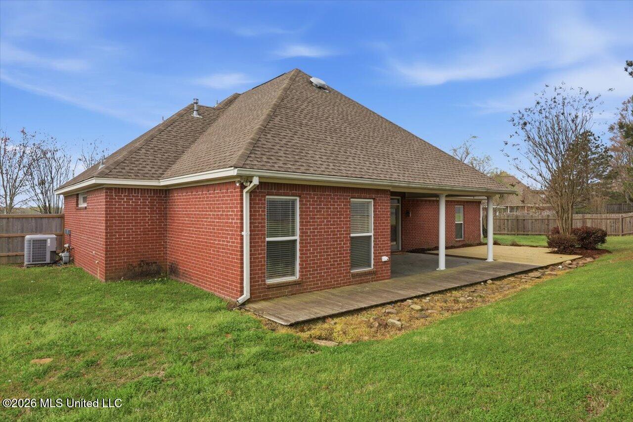 105 Oak Meadow Drive Property Photo 36