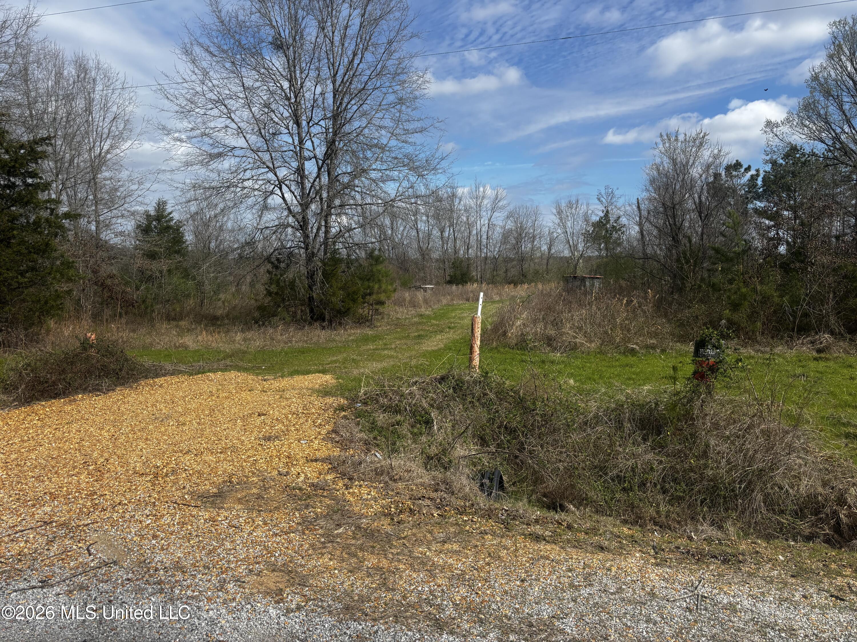 002 Reed Road Property Photo 9