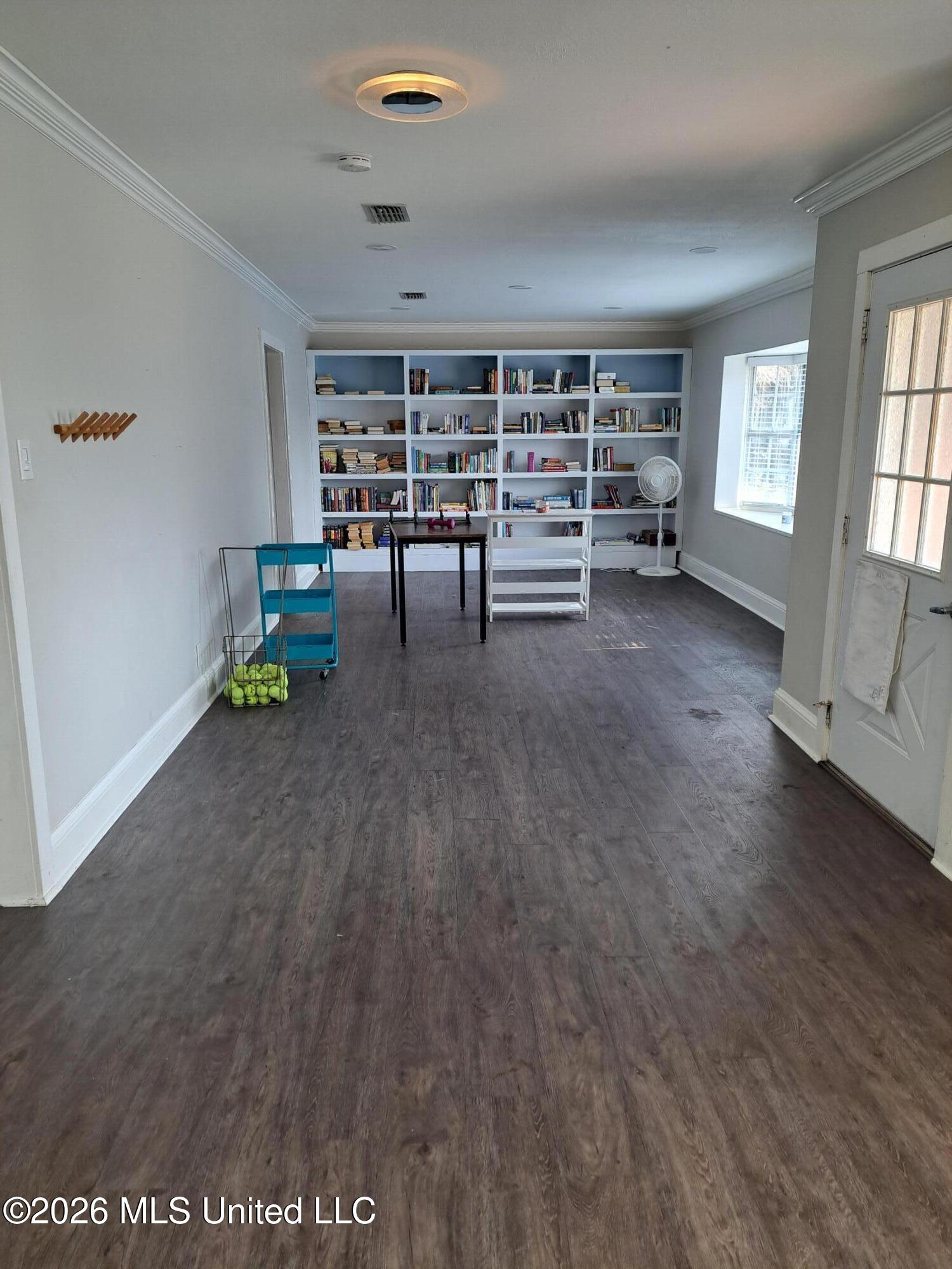 5106 Lawson Avenue Property Photo 5