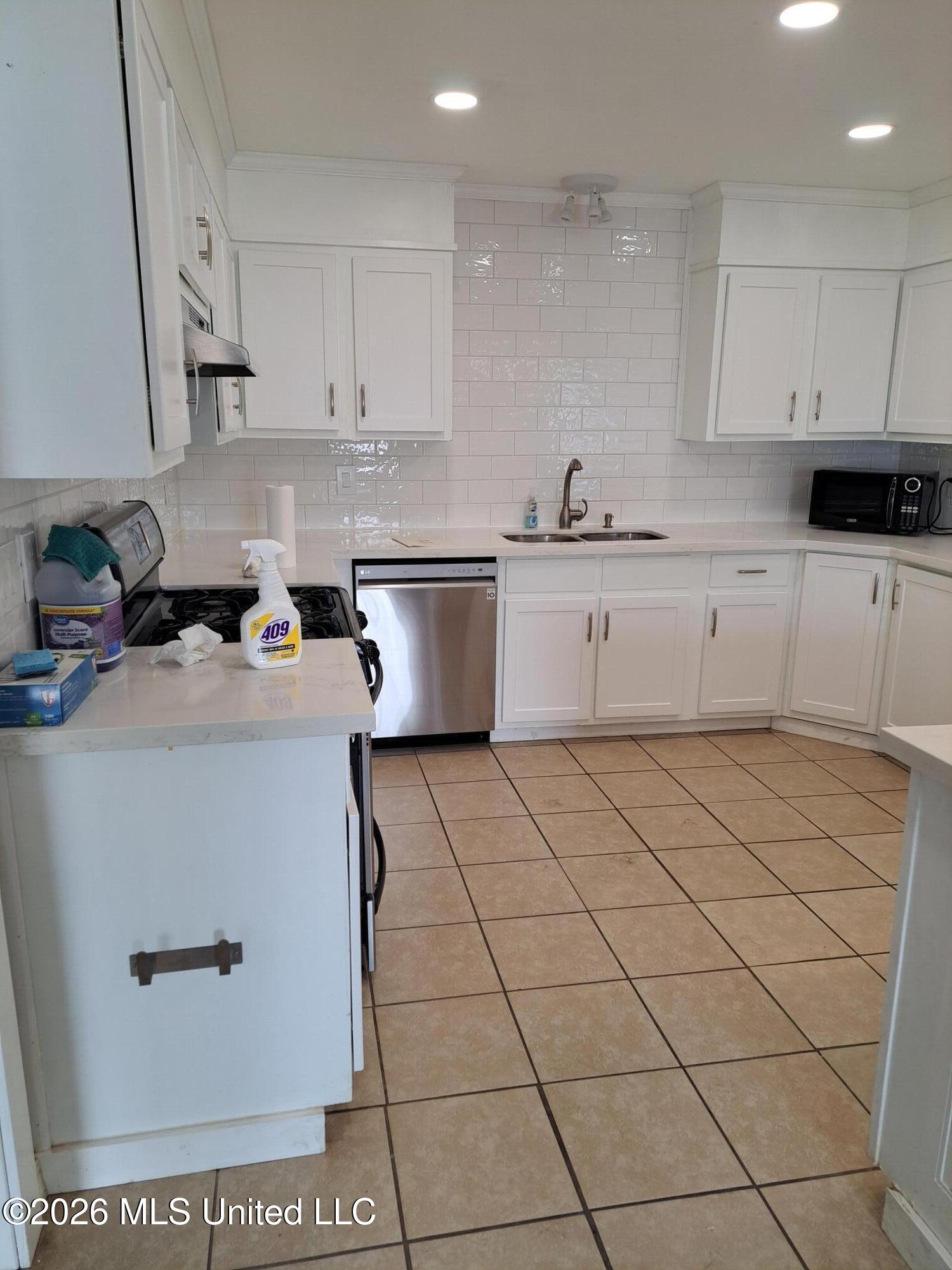 5106 Lawson Avenue Property Photo 10