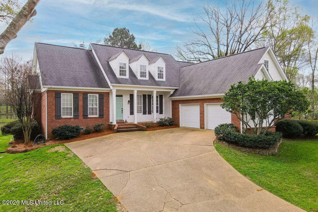 102 Hickory Hills Drive Property Photo 1
