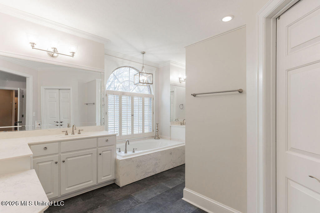 102 Hickory Hills Drive Property Photo 31