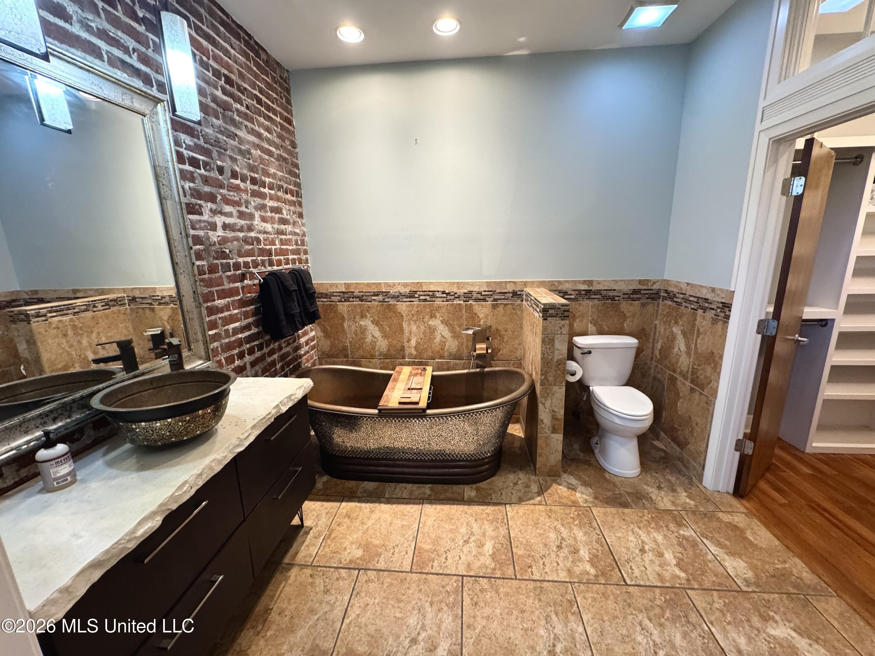 228 Yazoo Avenue Property Photo 8