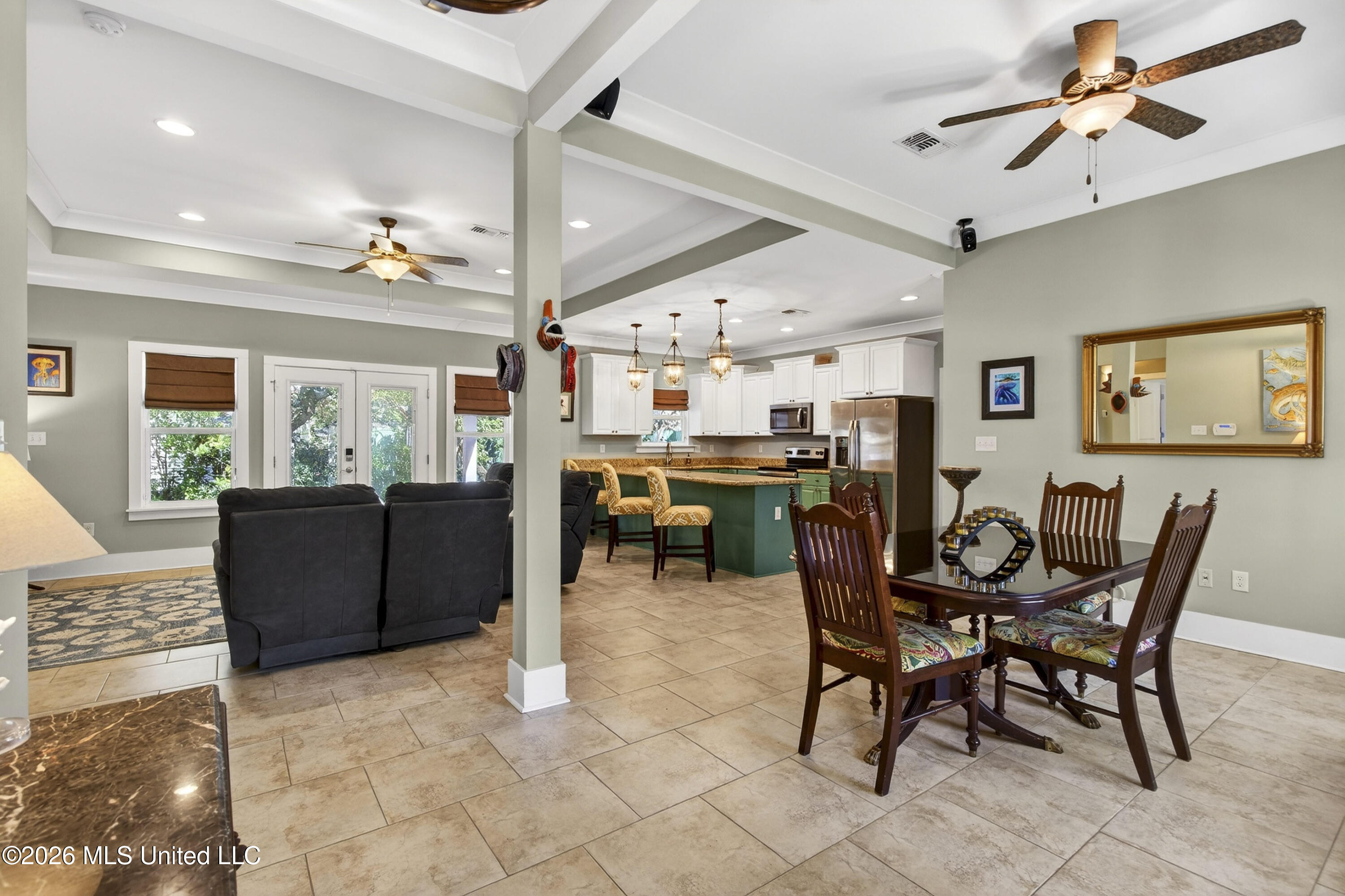 109 E Azalea Drive Property Photo 5