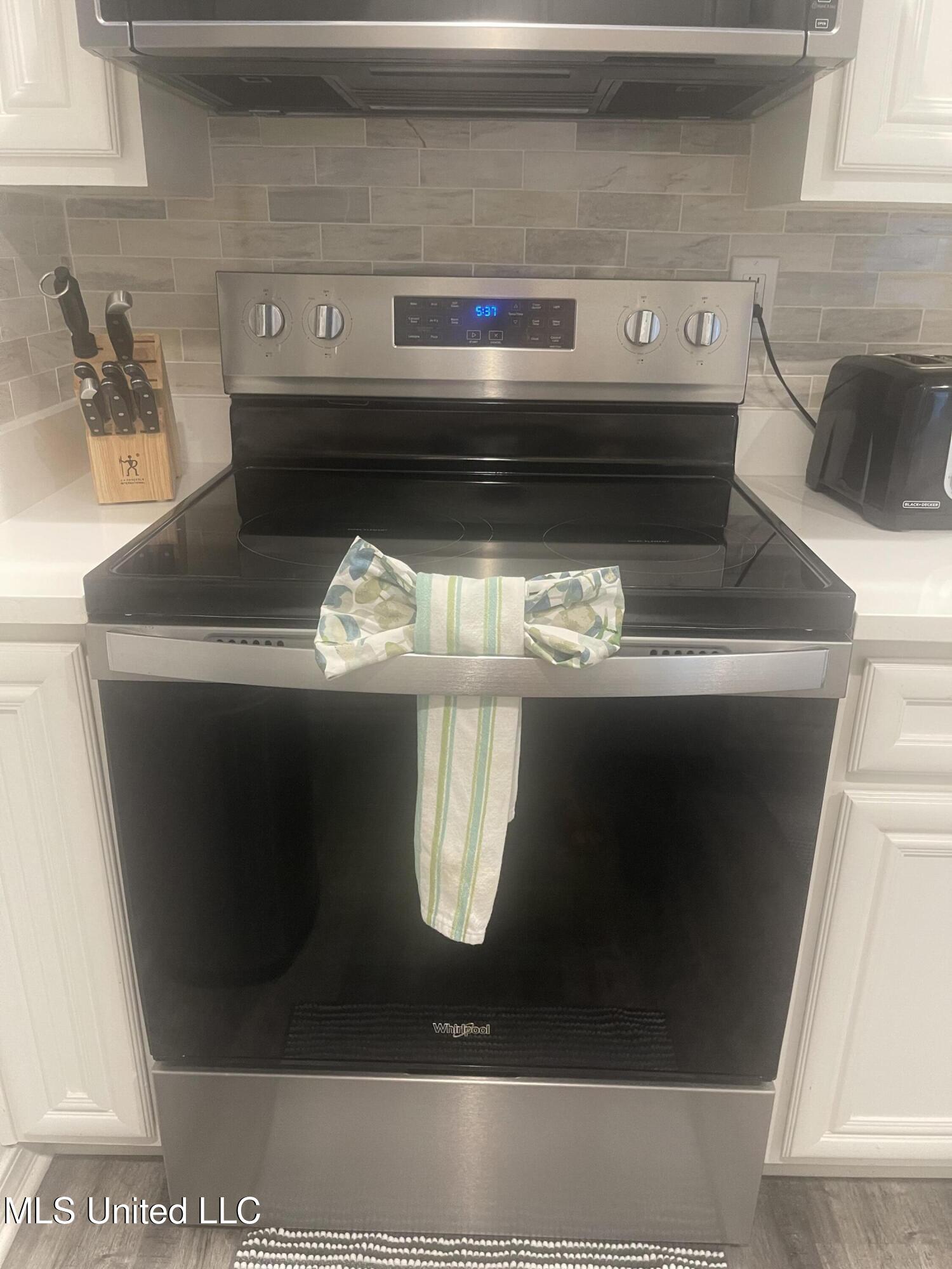1282 Beach Boulevard Property Photo 10