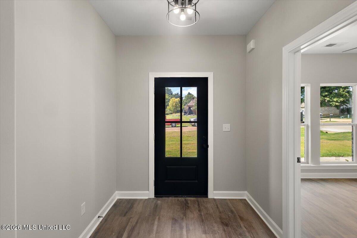 111 Carolina Circle Property Photo 5