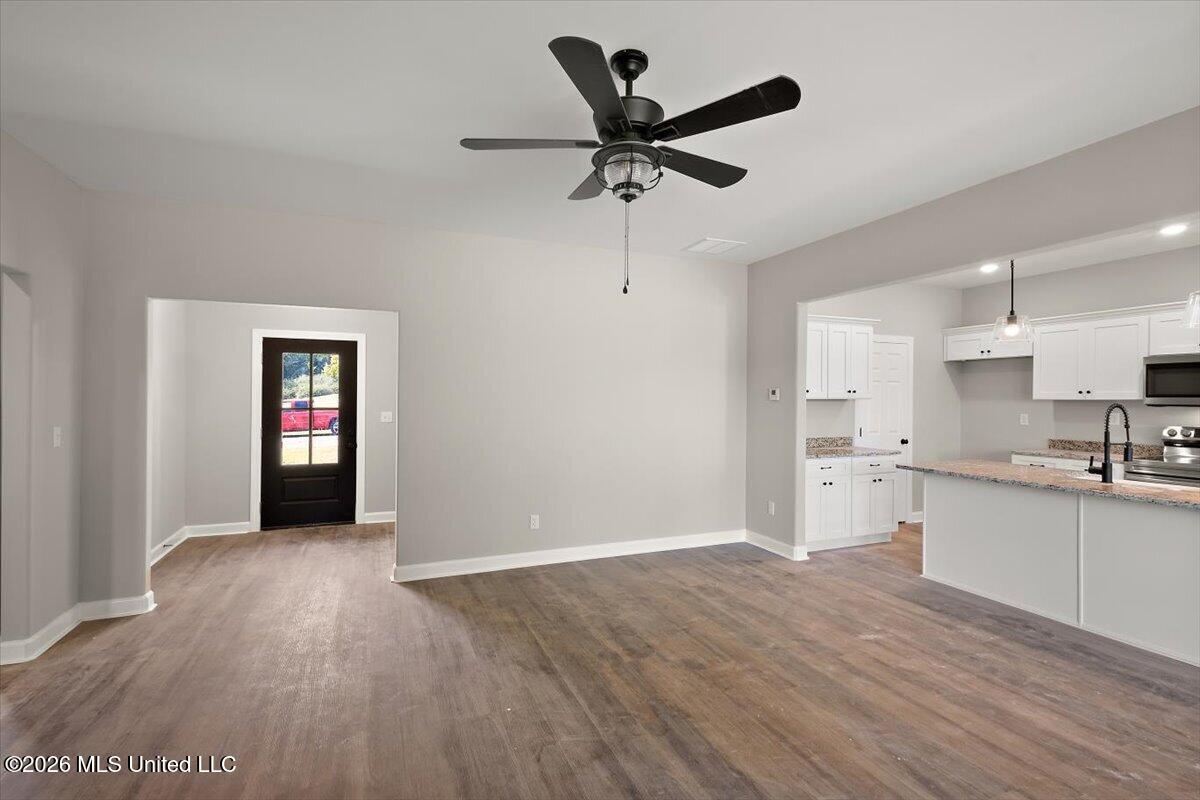 111 Carolina Circle Property Photo 9