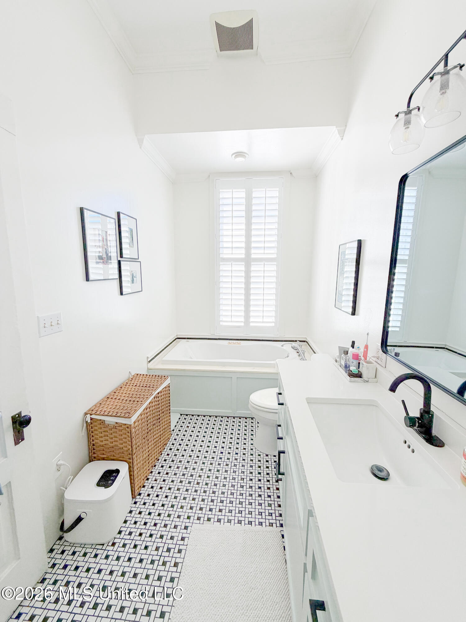 610 State Street Property Photo 17