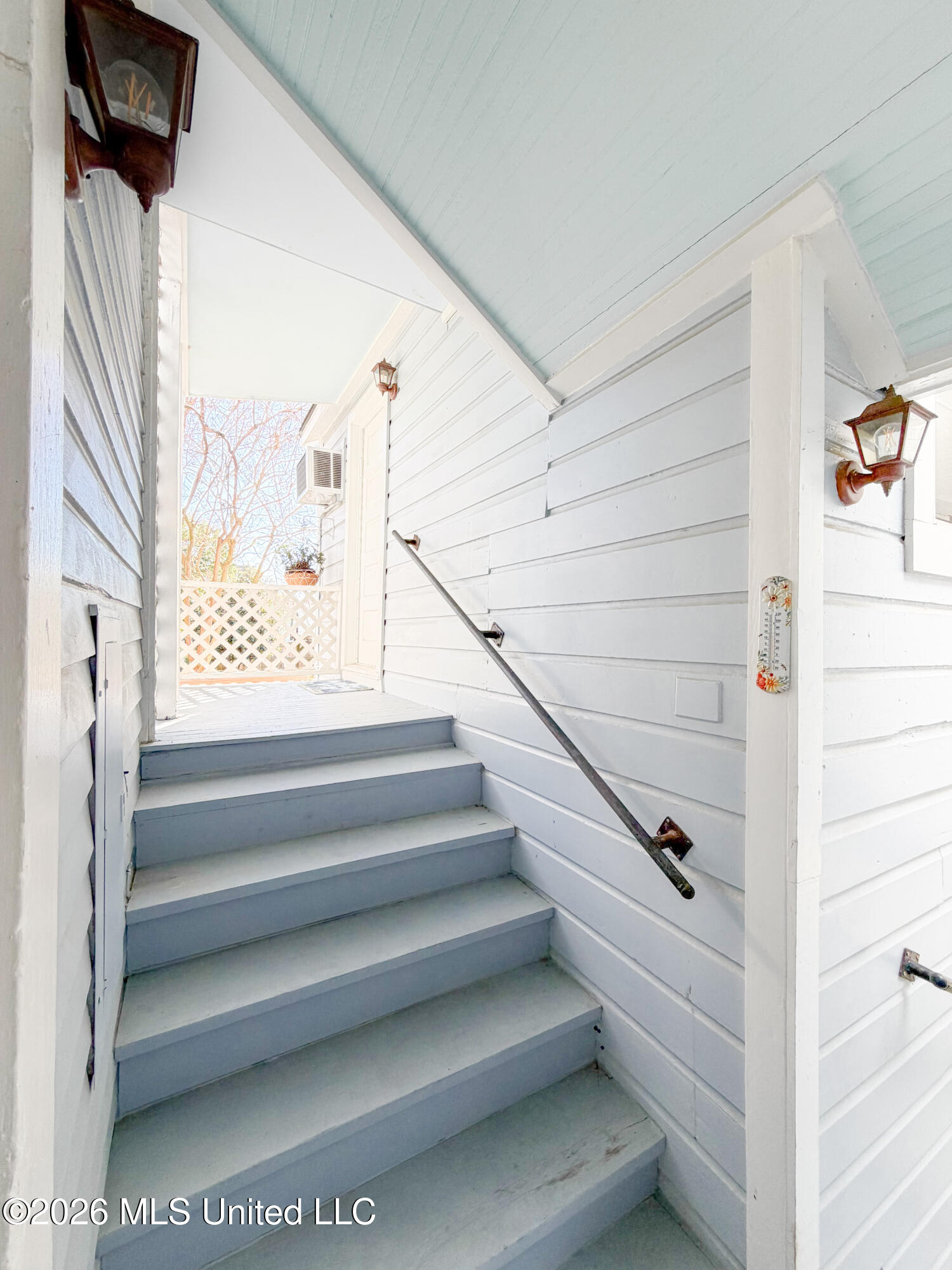 610 State Street Property Photo 27