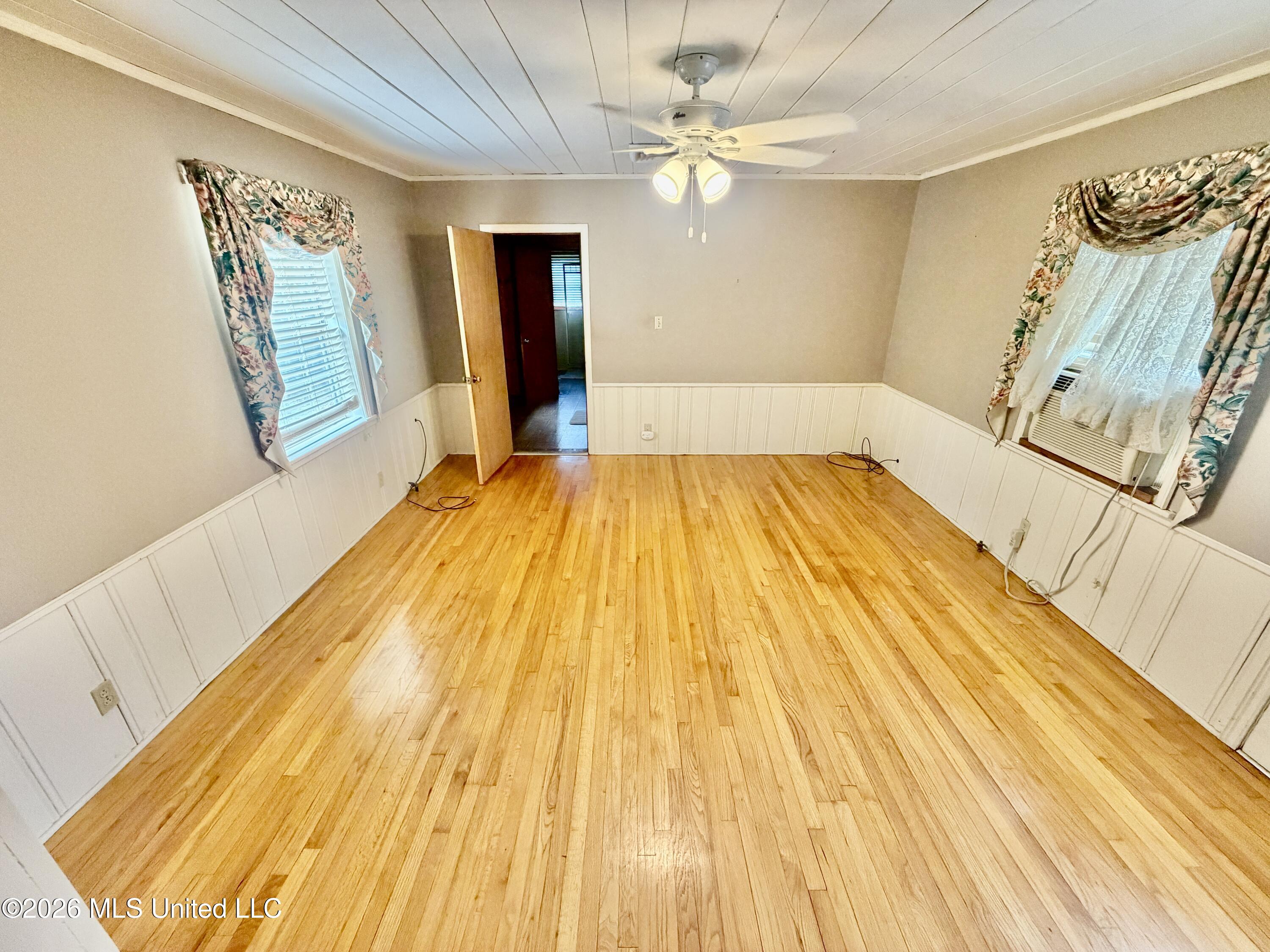 405 Preston Street Property Photo 5