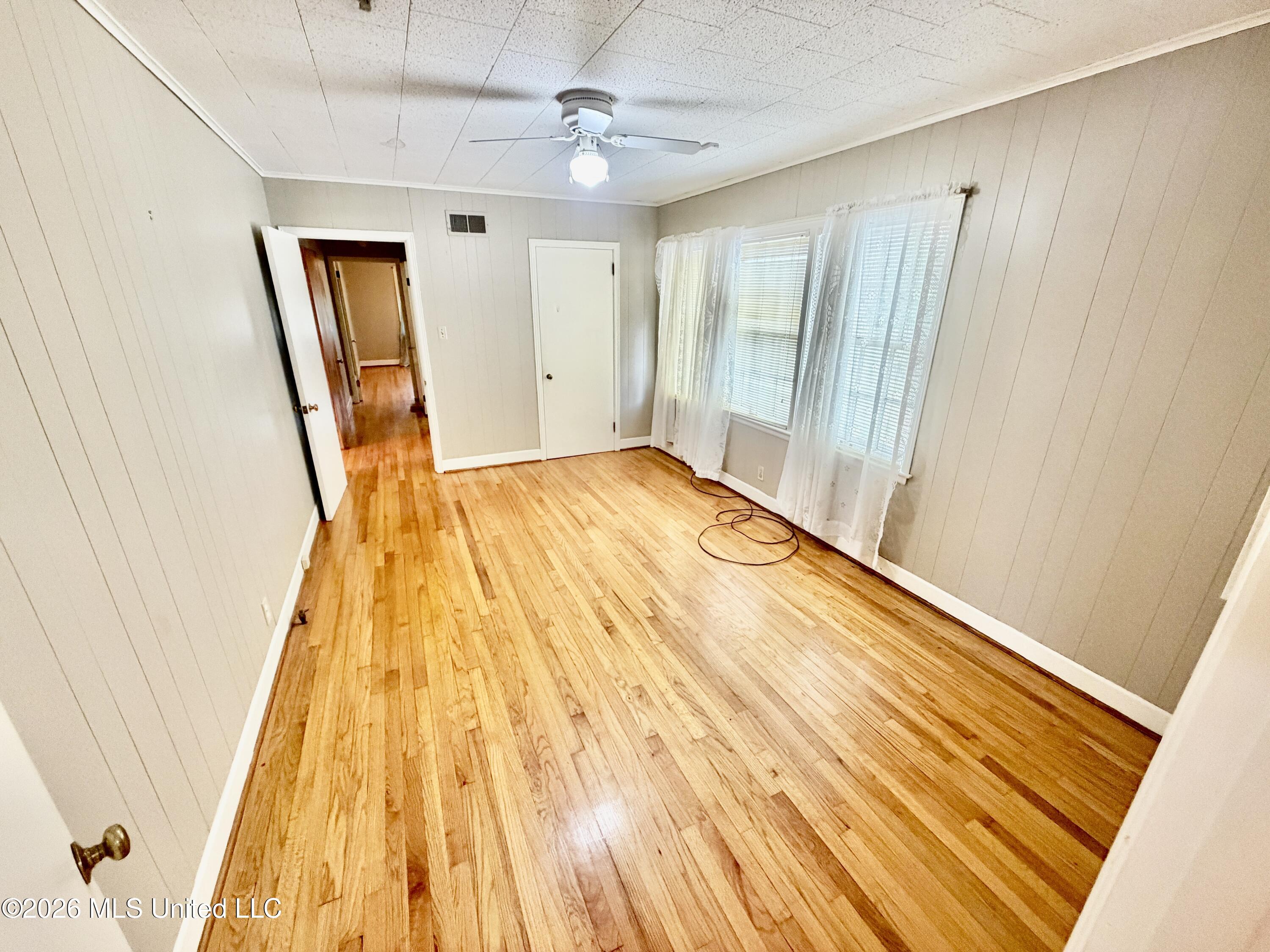 405 Preston Street Property Photo 6
