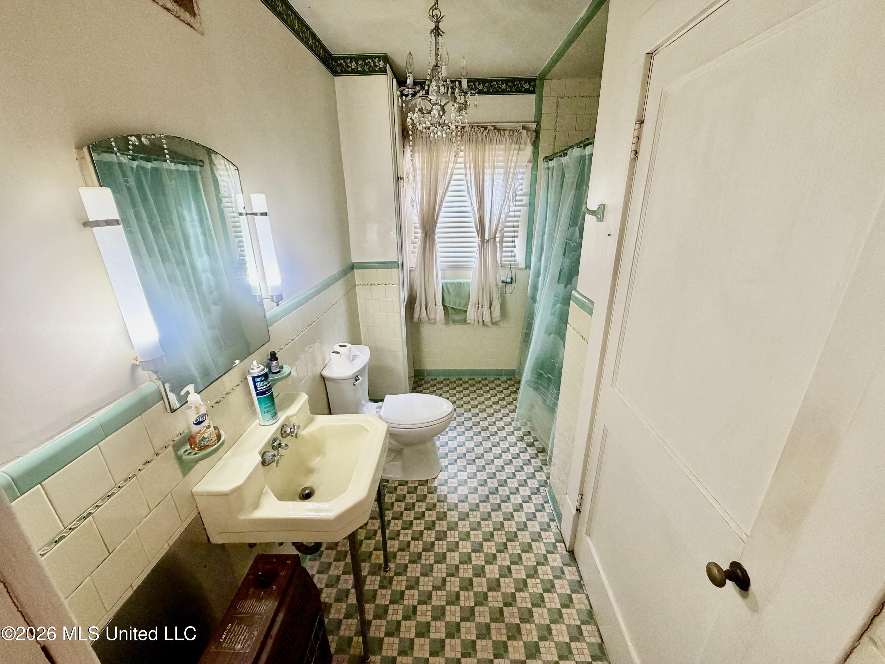 405 Preston Street Property Photo 9