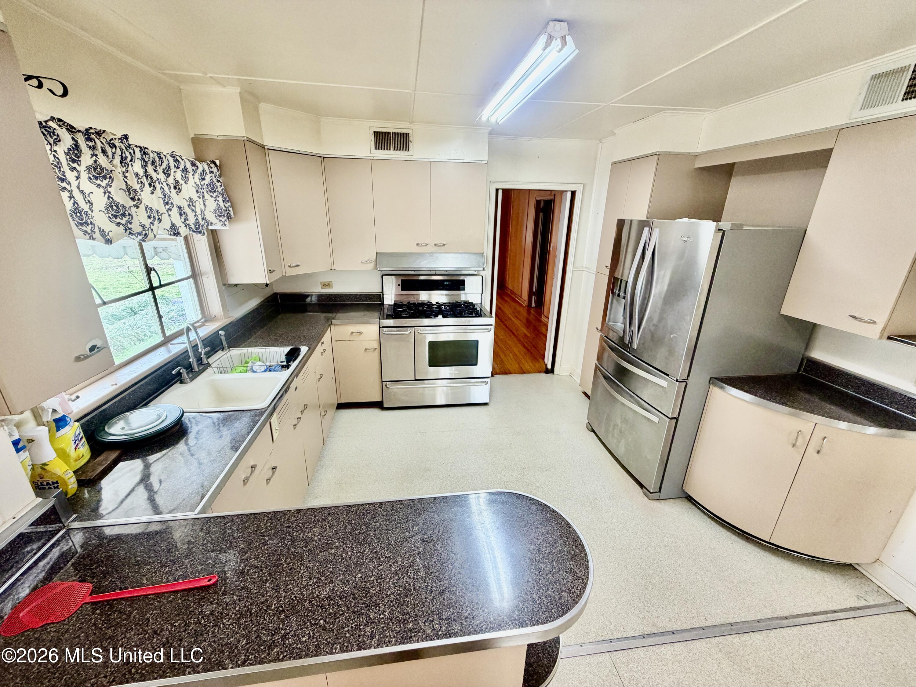 405 Preston Street Property Photo 14