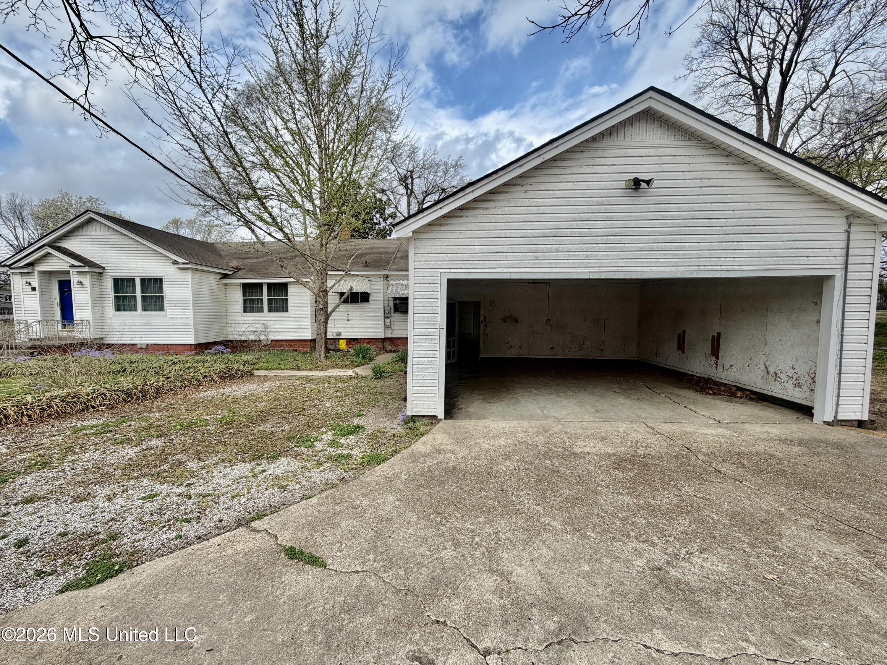 405 Preston Street Property Photo 17