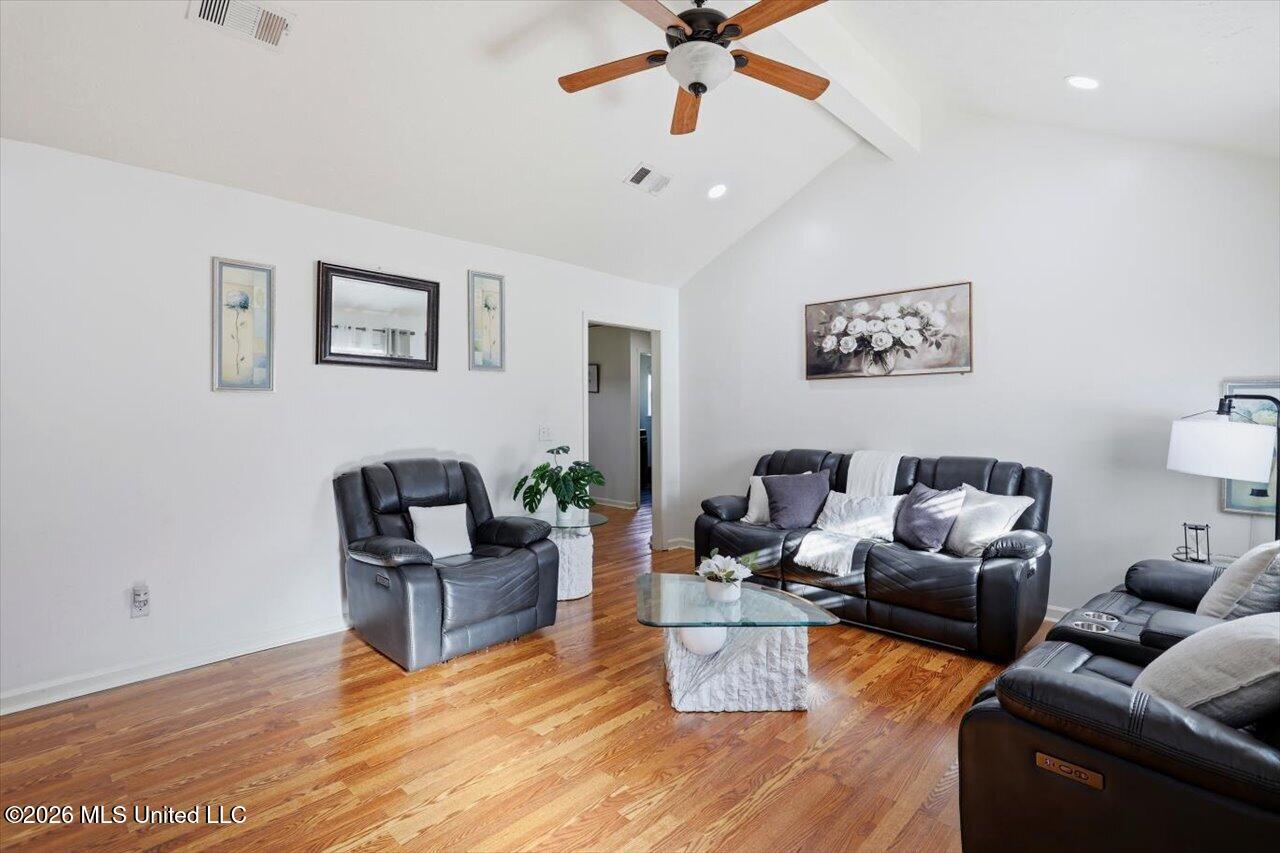 137 Short Street Property Photo 5