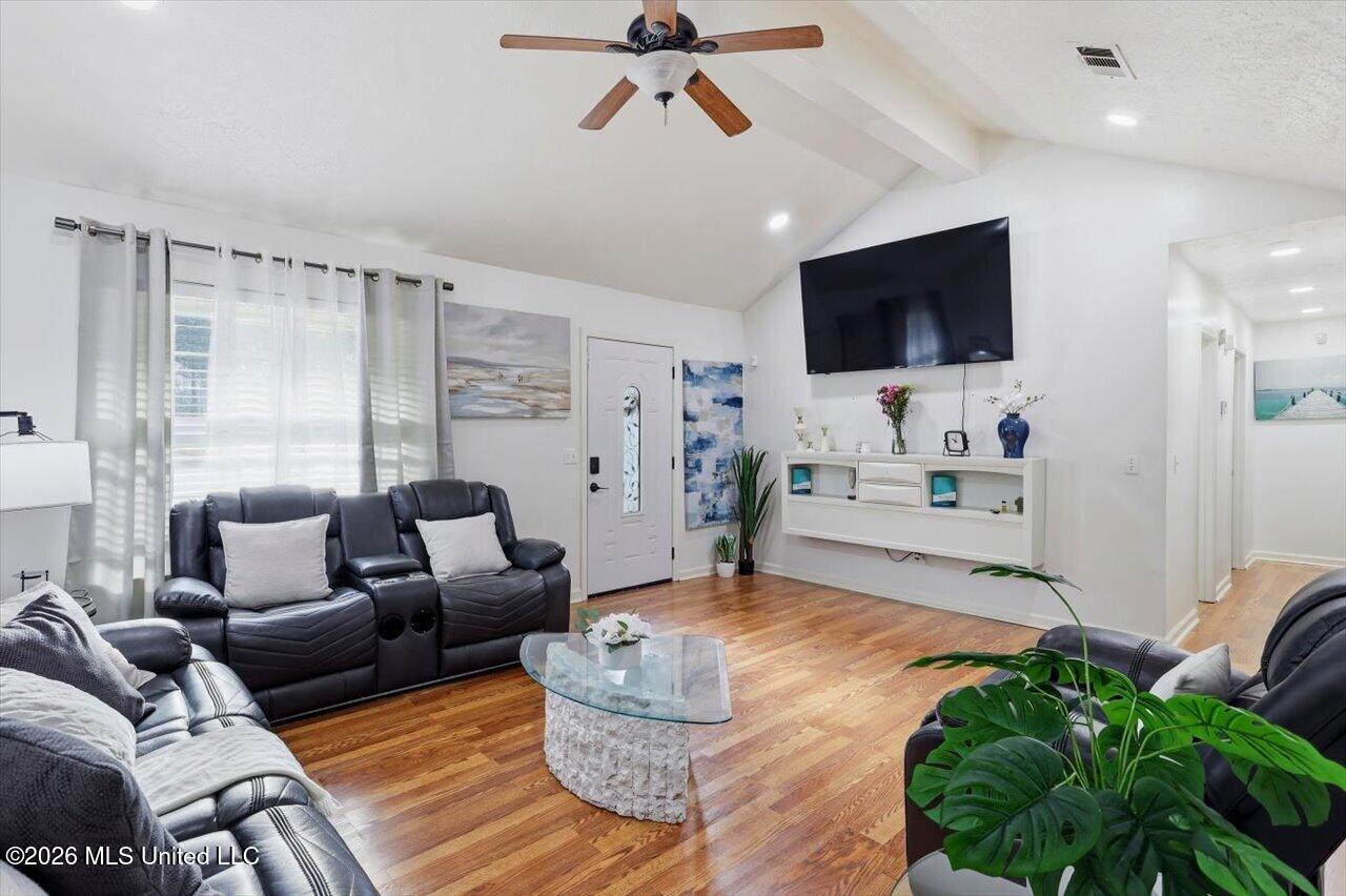 137 Short Street Property Photo 6
