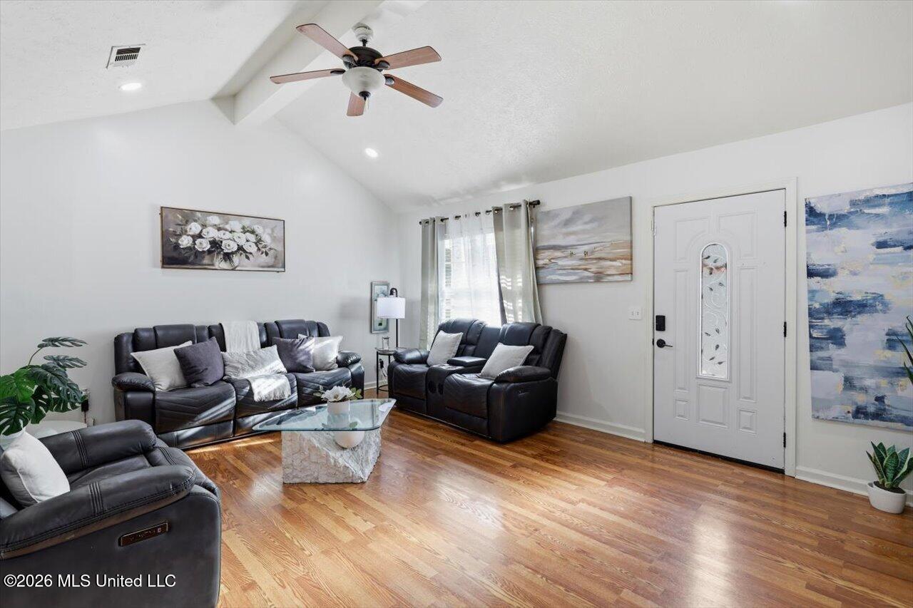 137 Short Street Property Photo 8