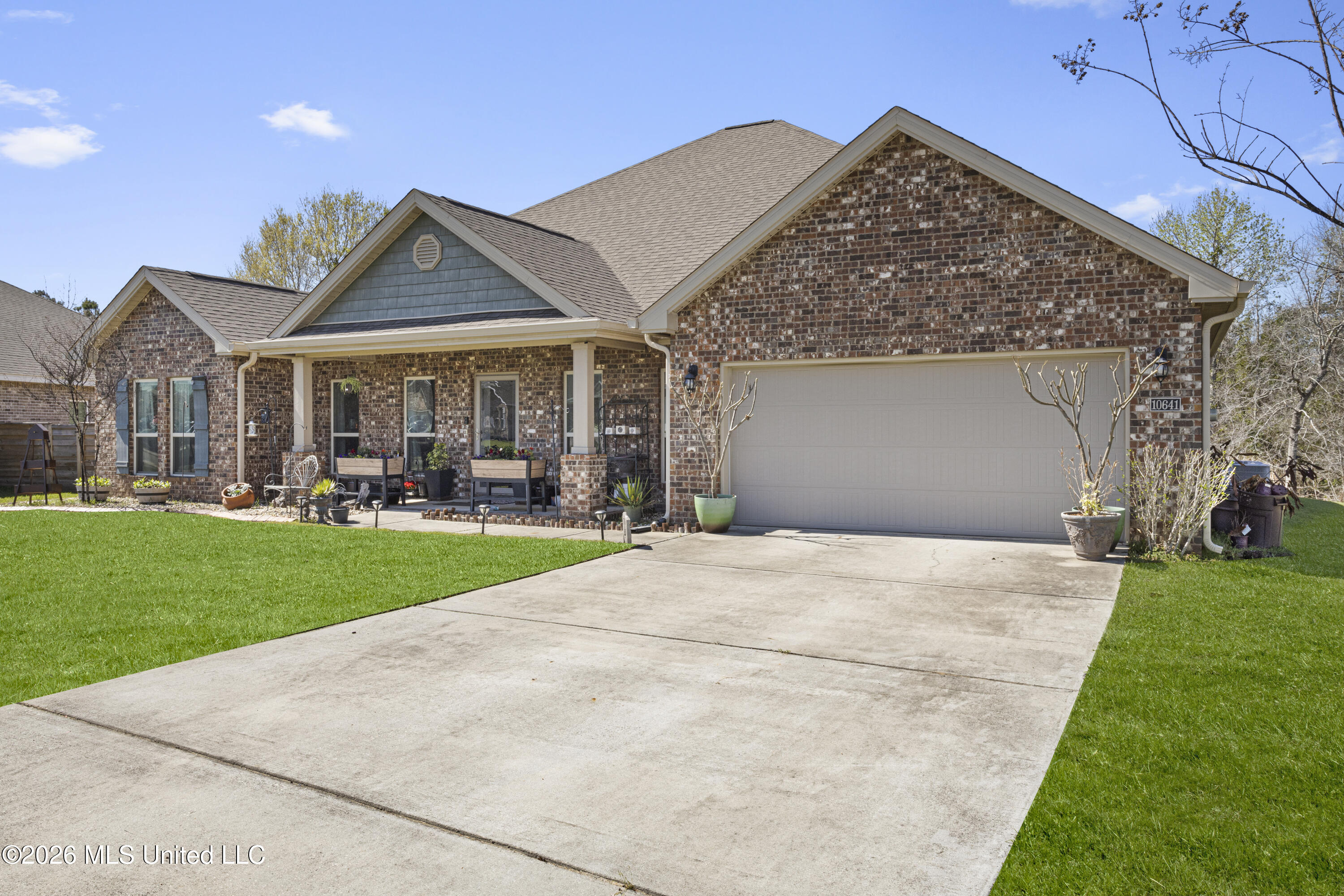10641 Chapelwood Drive Property Photo 3