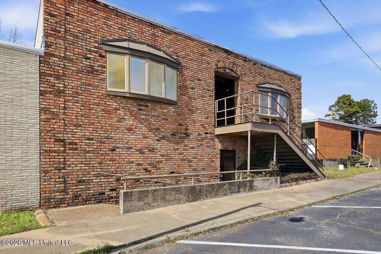 500 E Woodrow Wilson Avenue Property Photo 3