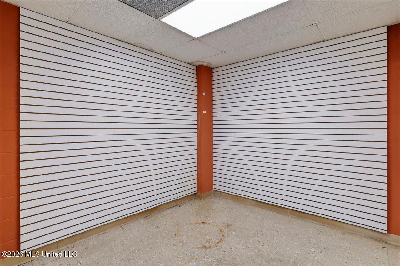 500 E Woodrow Wilson Avenue Property Photo 7