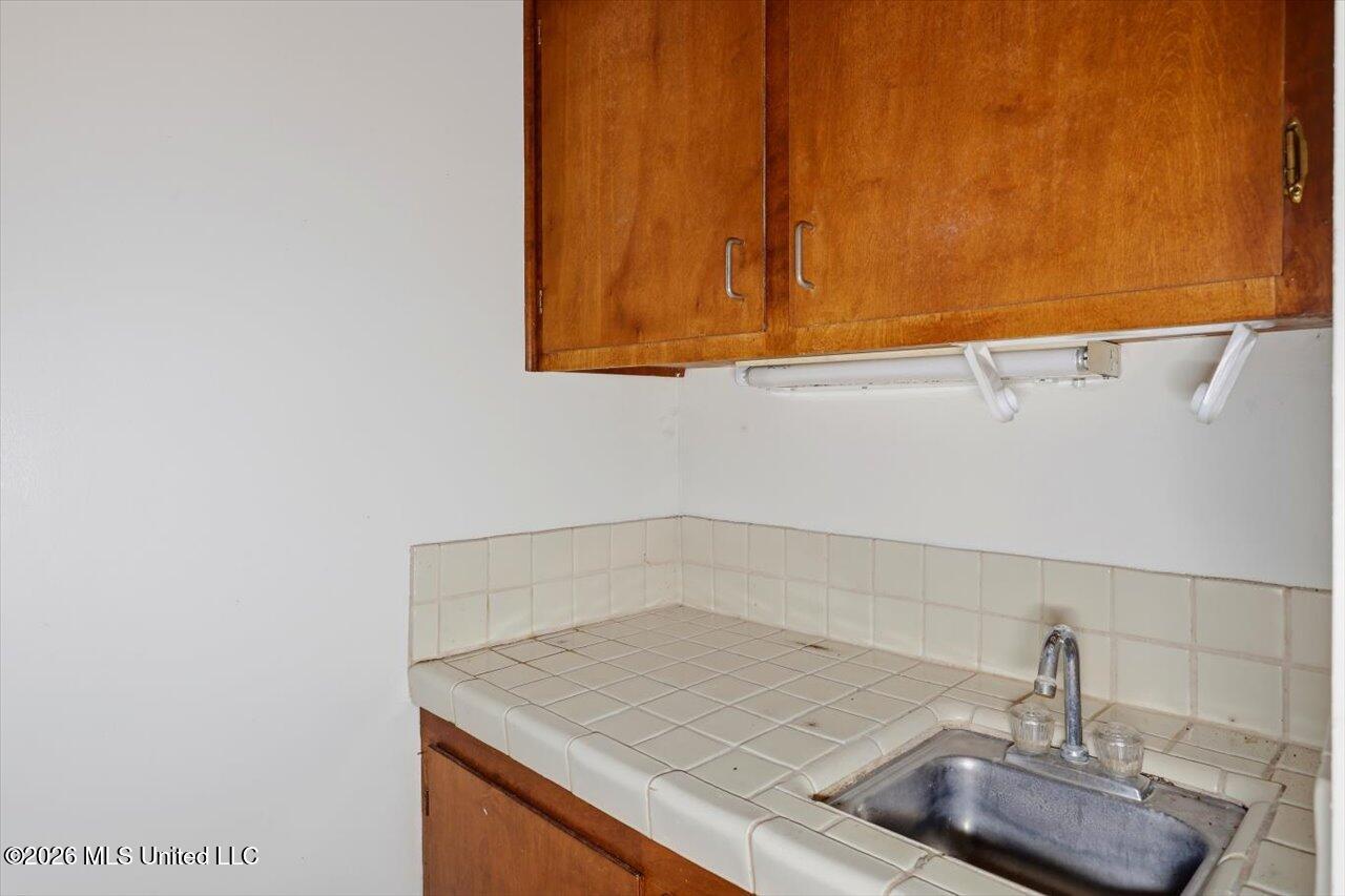 500 E Woodrow Wilson Avenue Property Photo 13