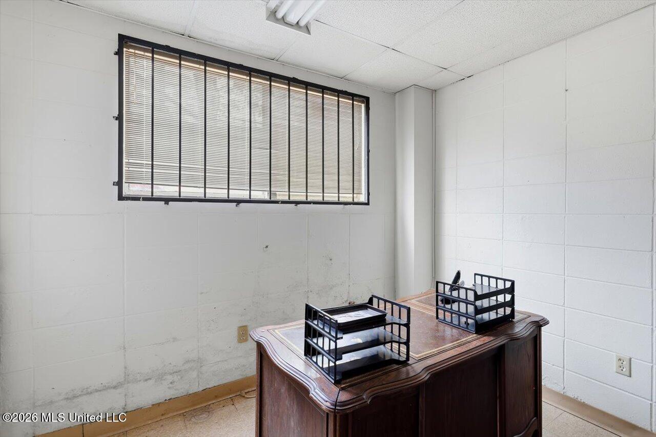 500 E Woodrow Wilson Avenue Property Photo 14