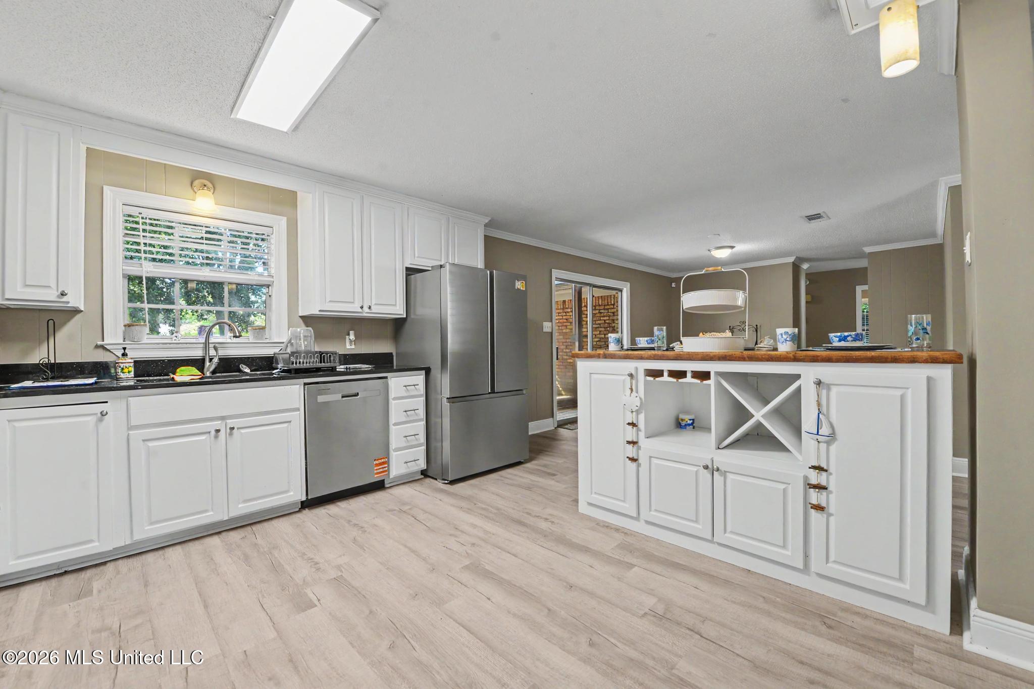 1403 Churchill Drive Property Photo 6