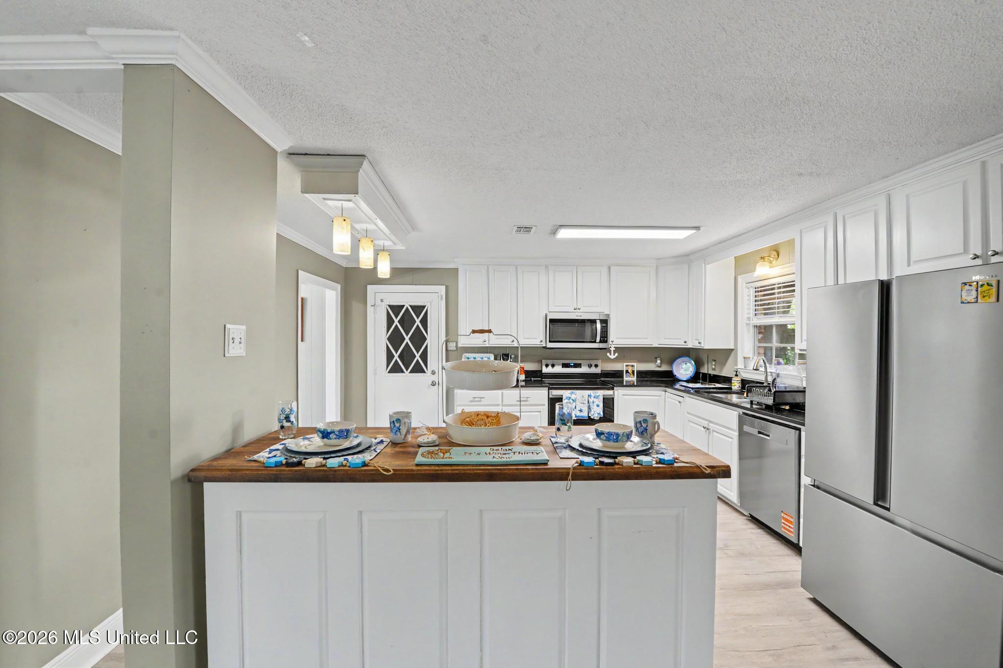 1403 Churchill Drive Property Photo 8