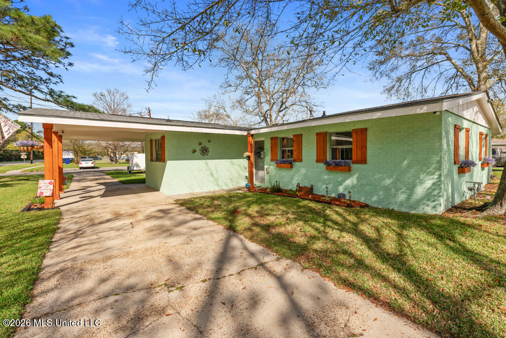 1903 Meadowbrook Street Property Photo 2