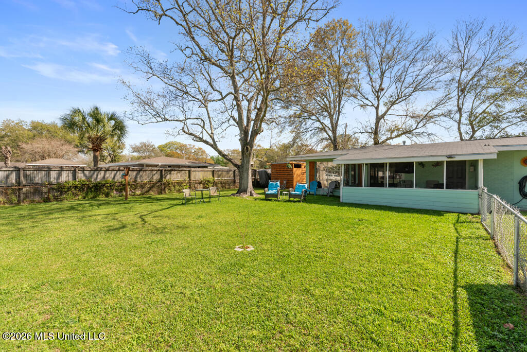 1903 Meadowbrook Street Property Photo 11