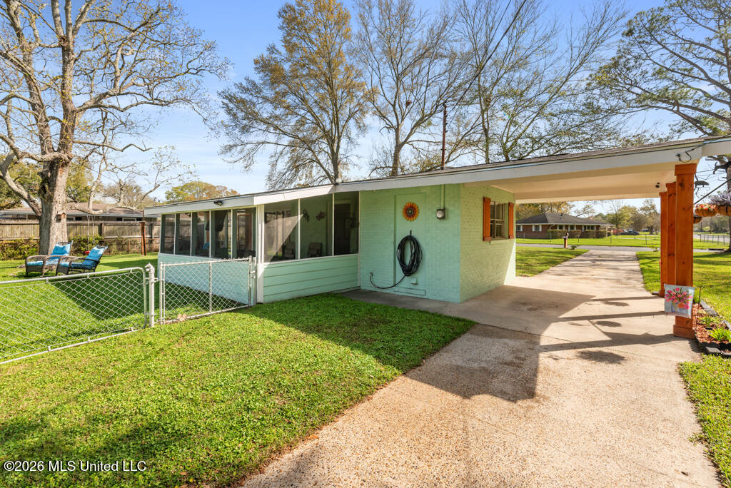 1903 Meadowbrook Street Property Photo 14