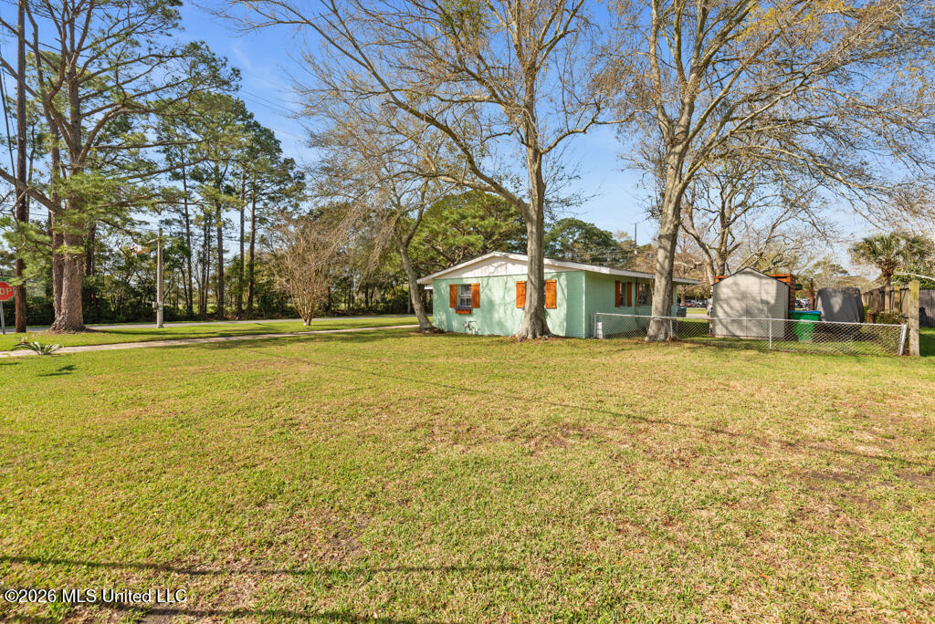 1903 Meadowbrook Street Property Photo 17