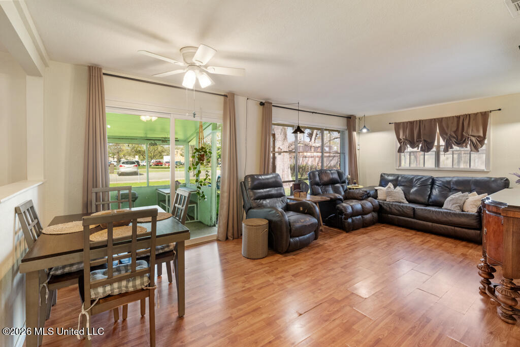 1903 Meadowbrook Street Property Photo 23