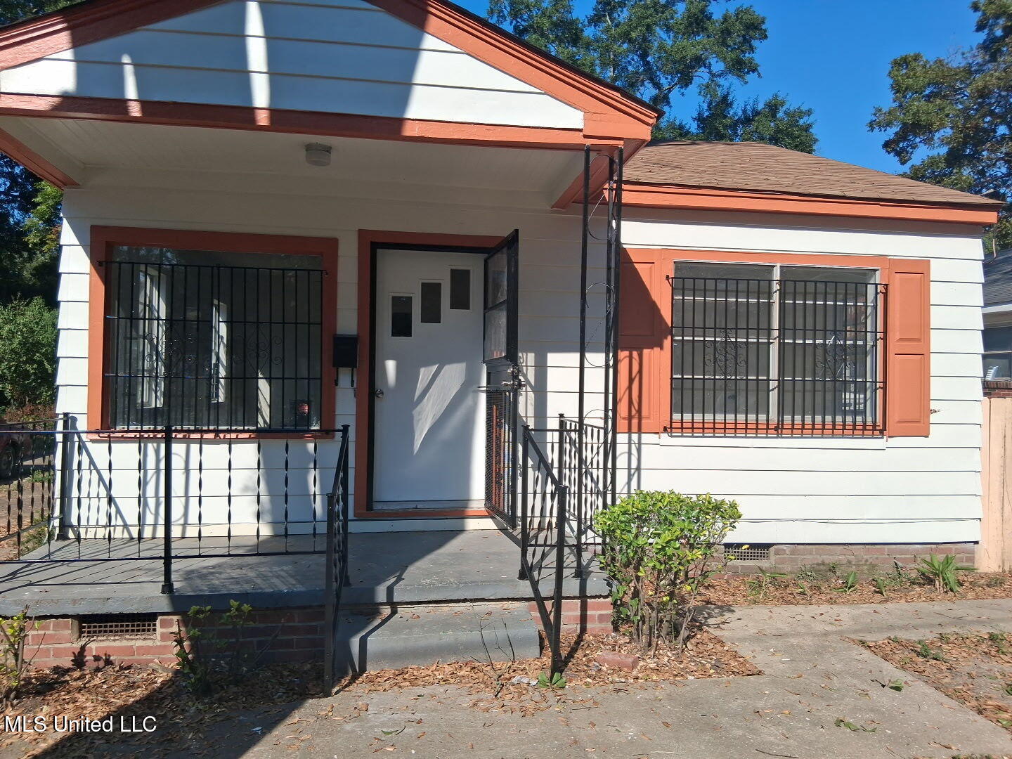 2157 Ludlow Avenue Property Photo 2