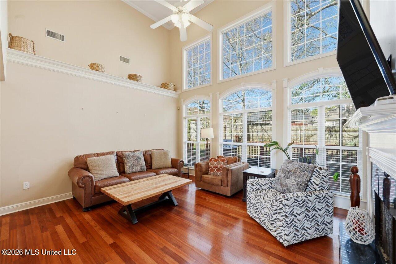 104 Merlot Cove Property Photo 5