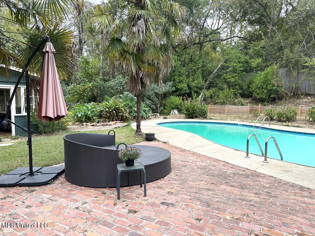 102 Dana Road Property Photo 6