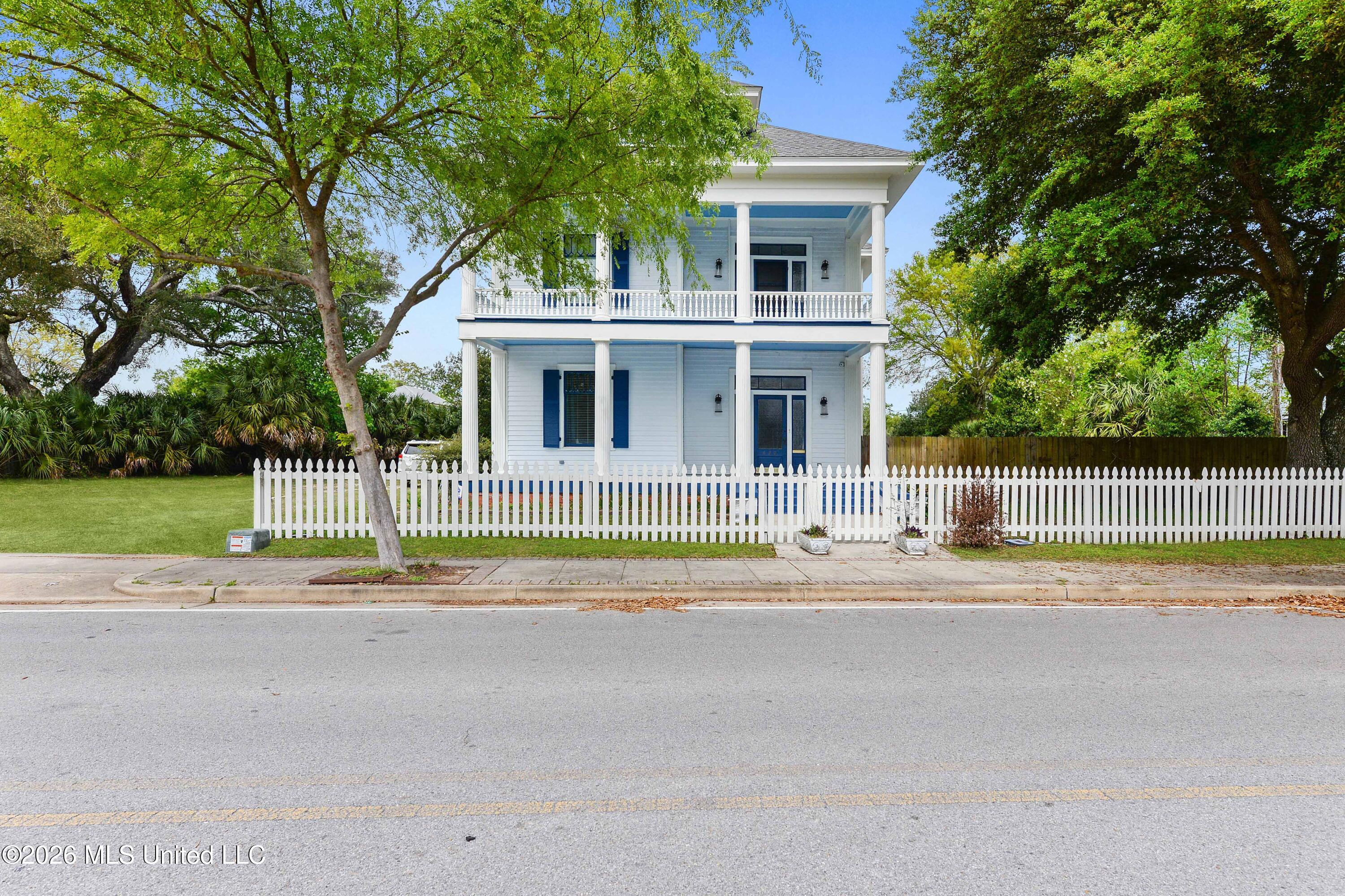620 Howard Avenue Property Photo 1