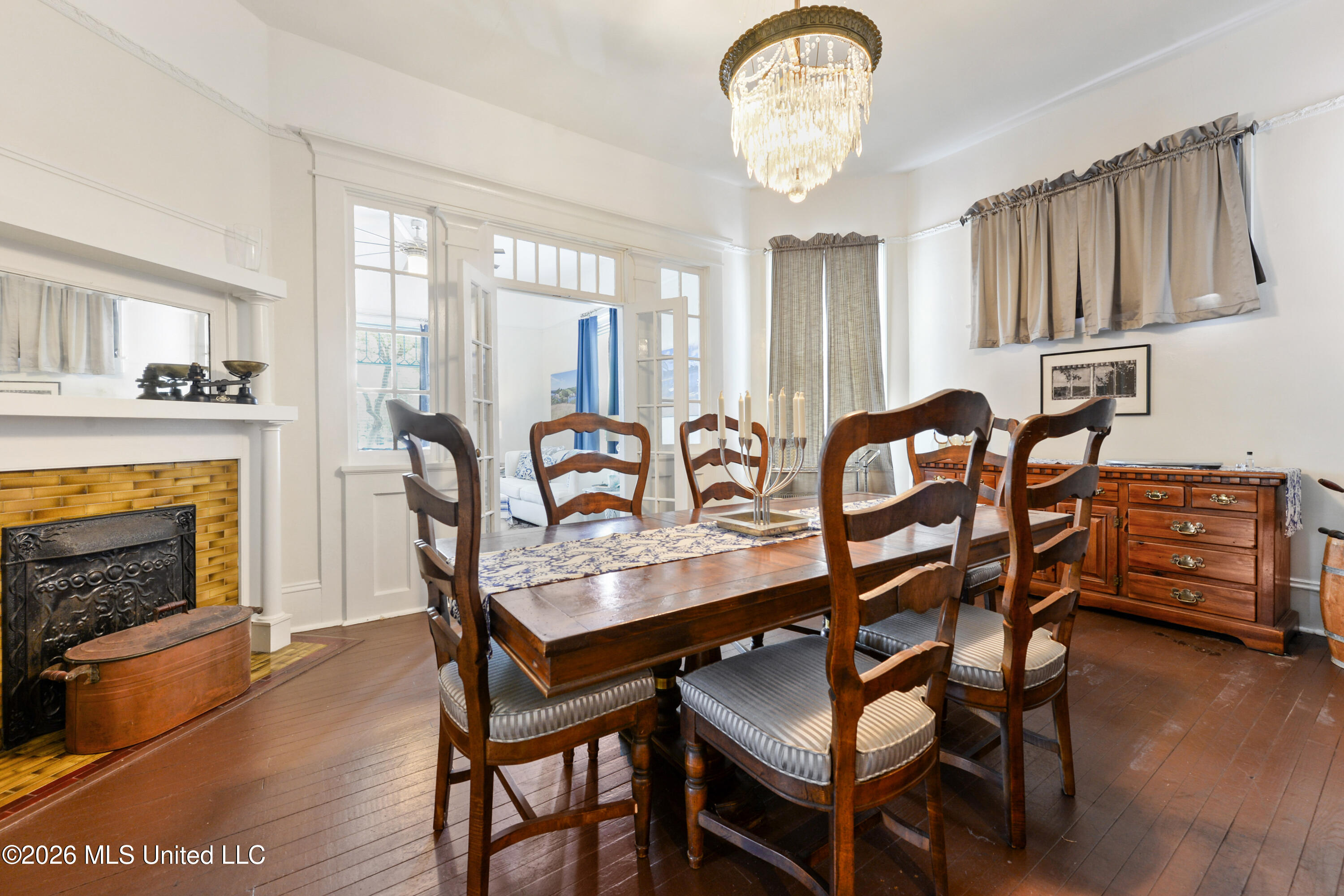 620 Howard Avenue Property Photo 8