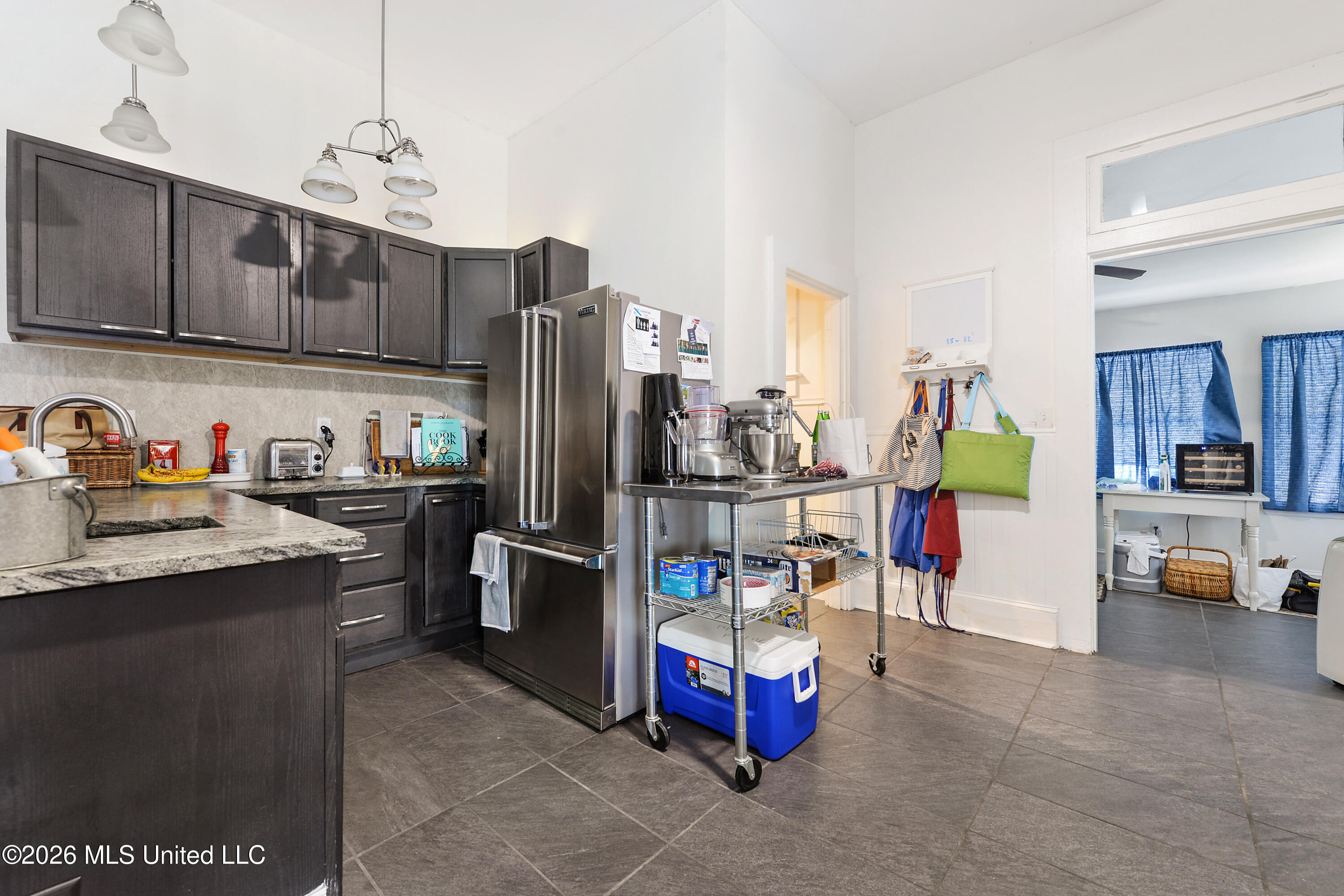620 Howard Avenue Property Photo 11
