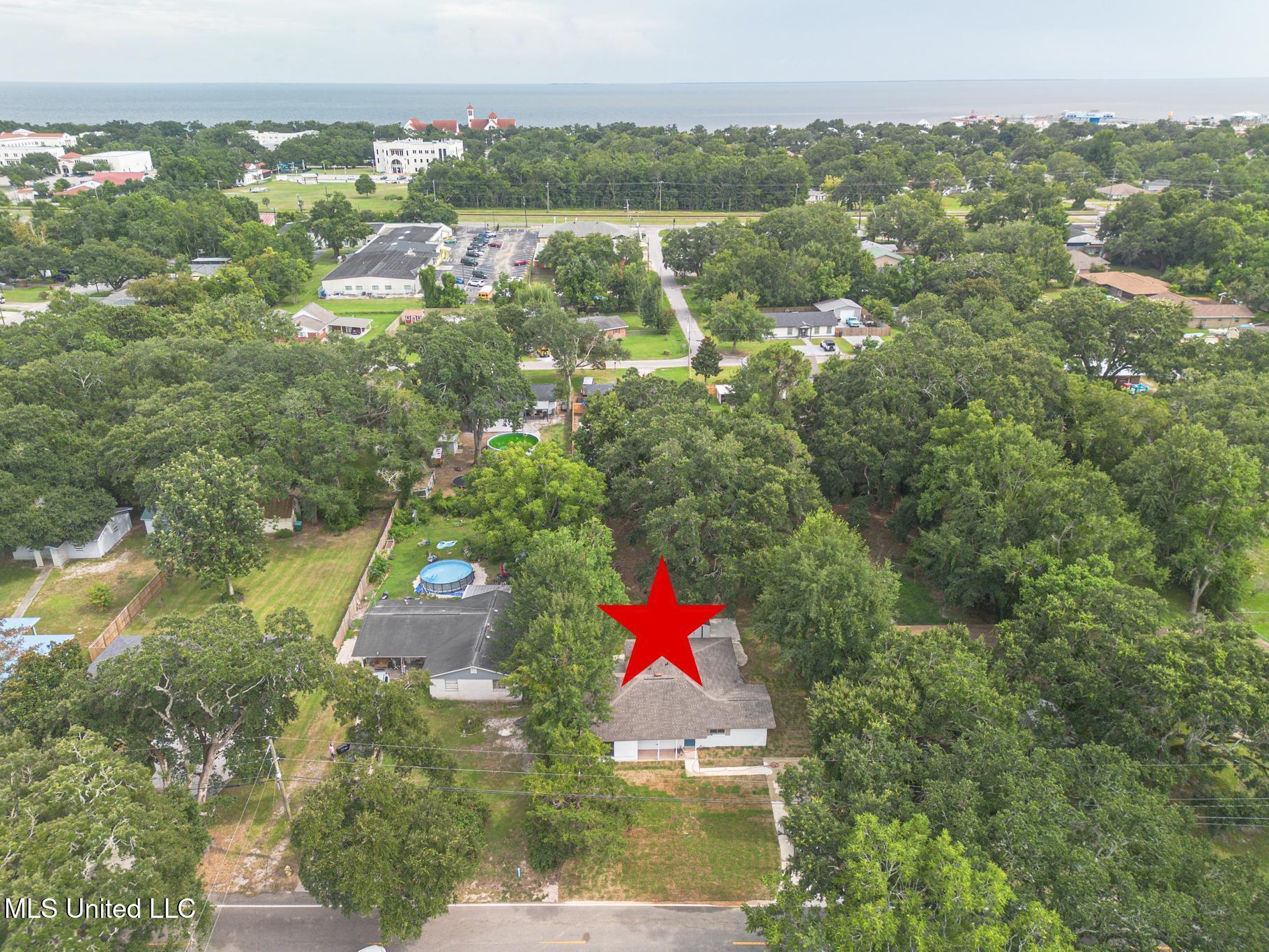 511 E Old Pass Road Property Photo 2