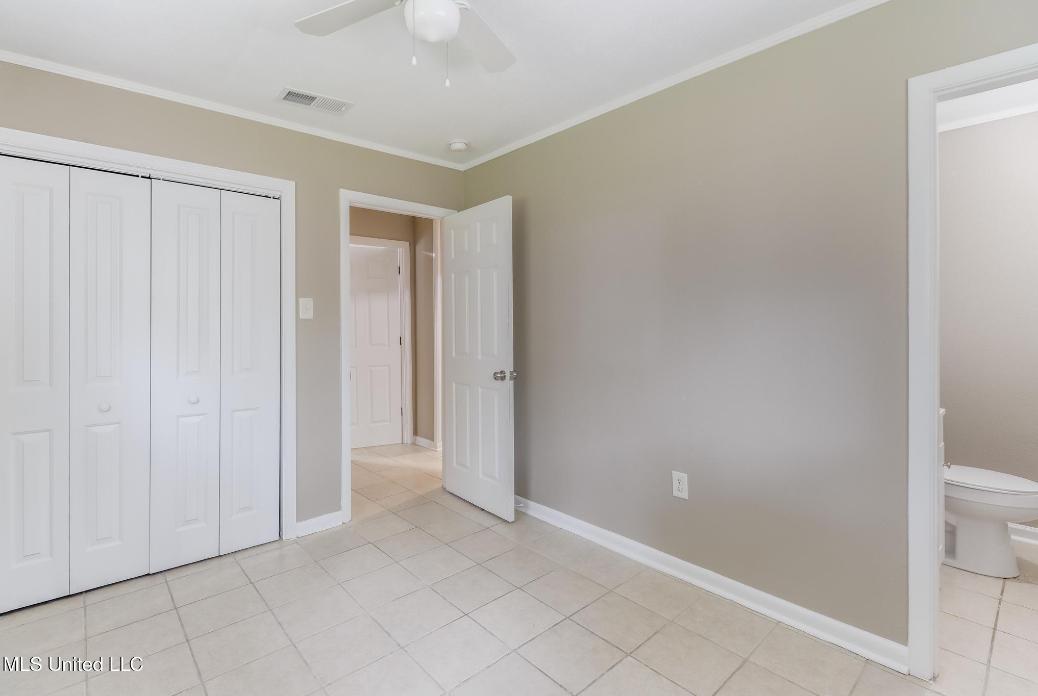 511 E Old Pass Road Property Photo 8