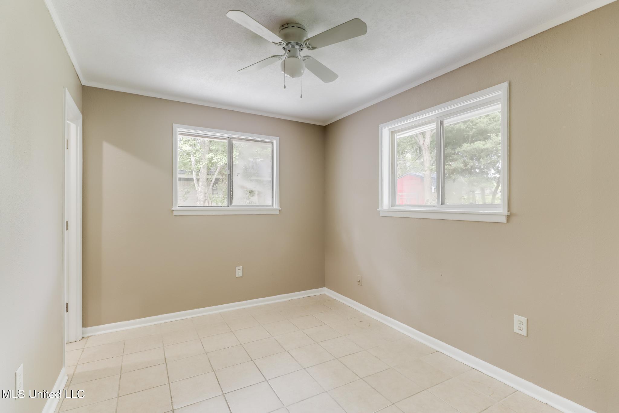 511 E Old Pass Road Property Photo 12