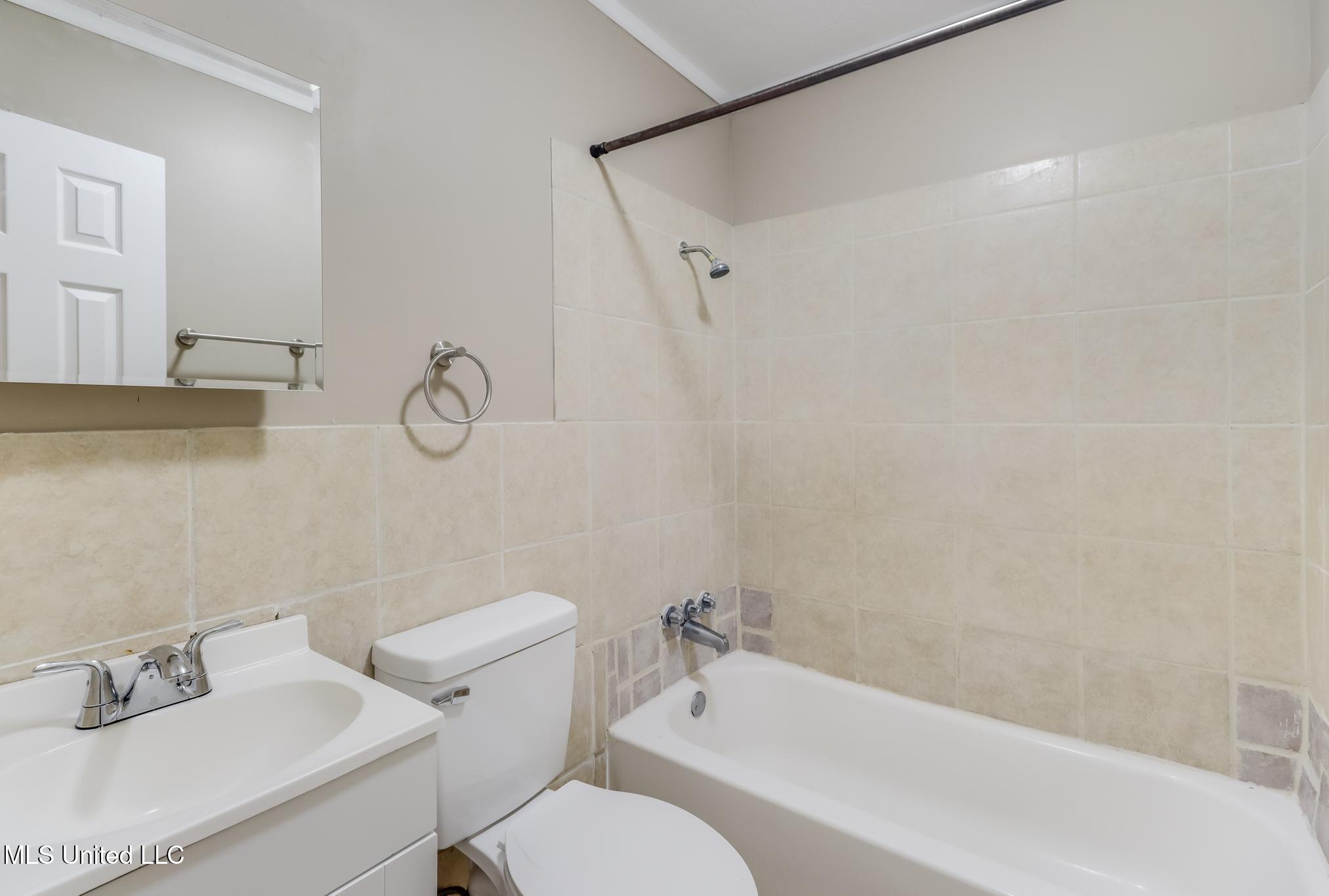 511 E Old Pass Road Property Photo 15
