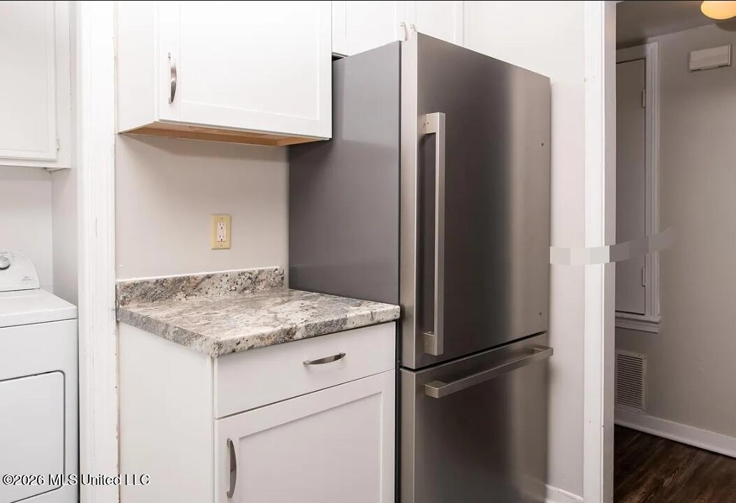 2443 River Oaks Boulevard Property Photo 6
