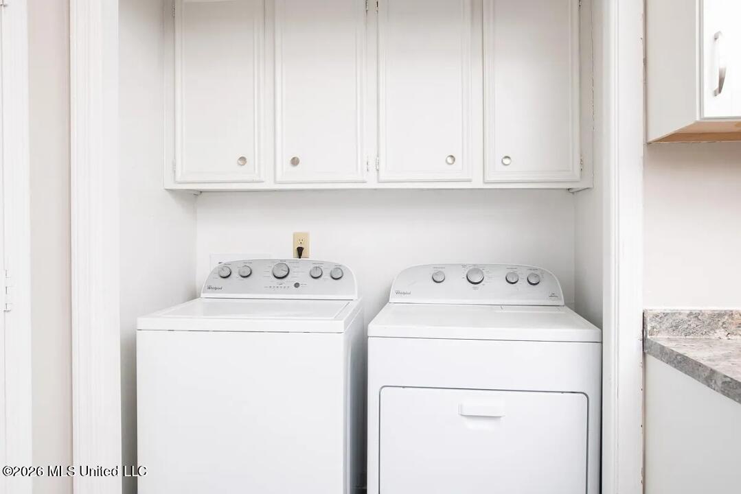 2443 River Oaks Boulevard Property Photo 7