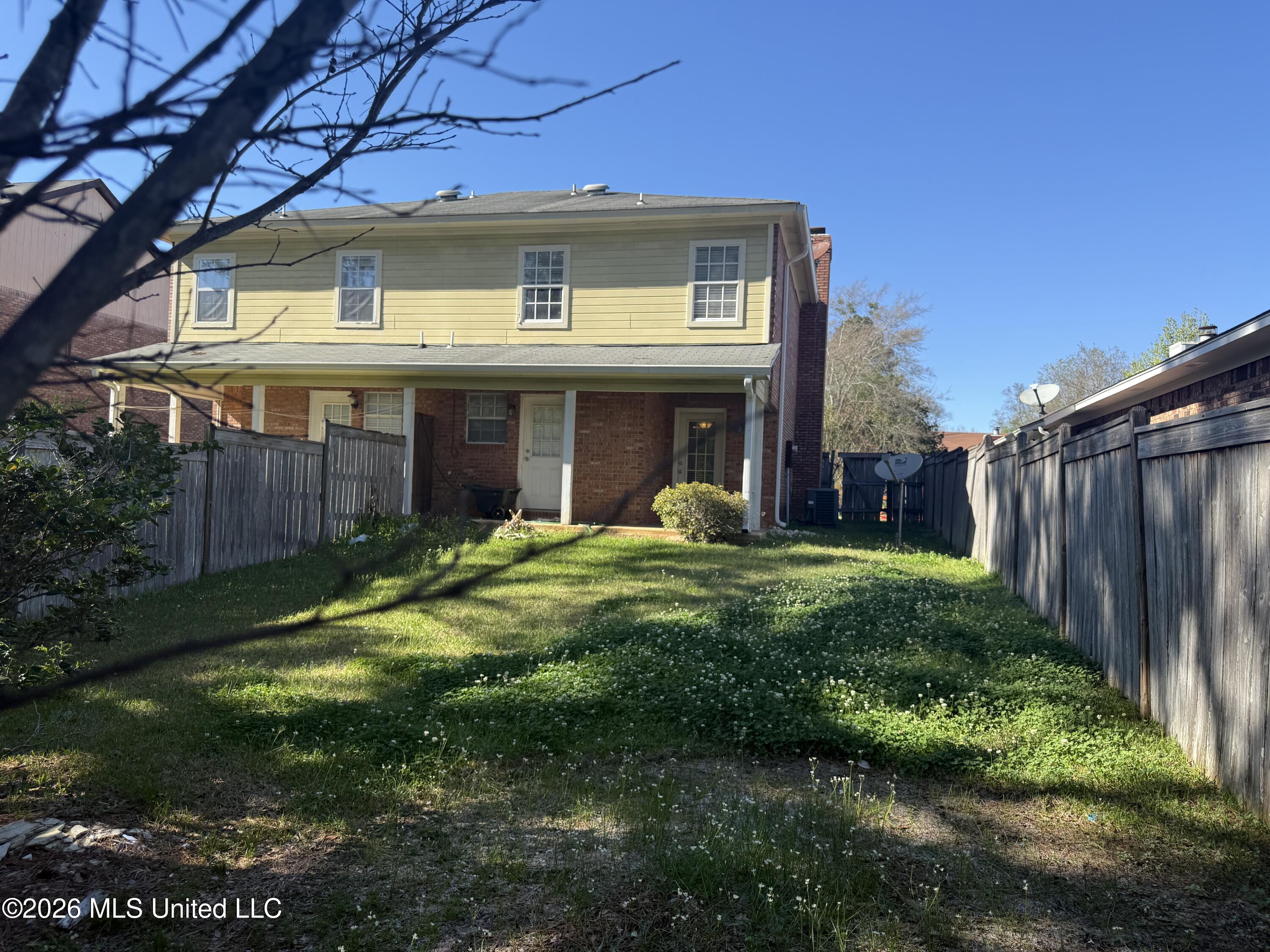 2443 River Oaks Boulevard Property Photo 9