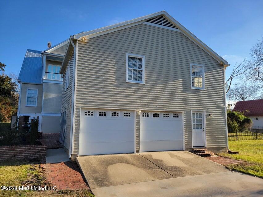 708 Orleans Street Property Photo 37